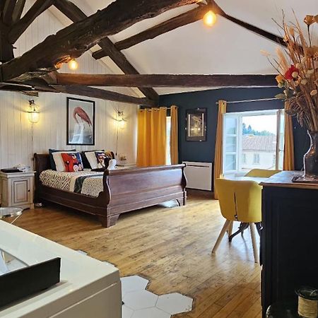 Suite Penthouse Romantique, Confolens, Charente Luaran gambar